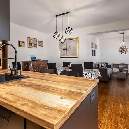 Апартаменты Cozy Apartment In Novi Vinodolski With Wifi *