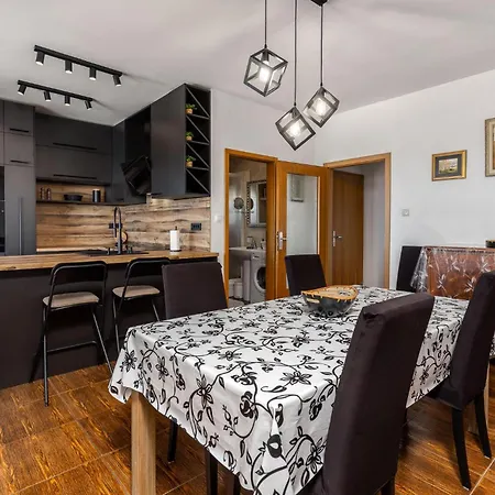 Cozy Apartment In Novi Vinodolski With Wifi Апартаменты