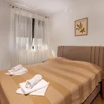 Apartman Awesome Apartment In Novi Vinodolski *